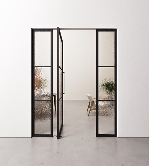 Floorweb_-_Studio_10a._Taatsdeur_Metaal_3-Vaks_2_Zijpanelen_07._Kathedraal_Glas__1